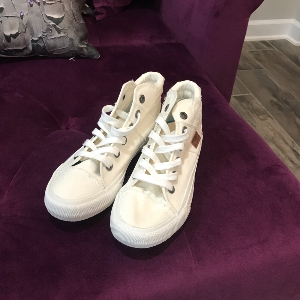 Blowfish sneakers, NEW, Size 6